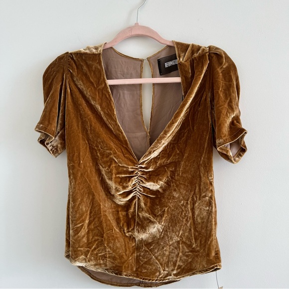 Reformation Tops - Reformation Fiona gold velvet silk blend V-neck short sleeve top size S NWT